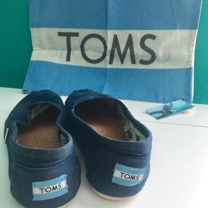 TOMS💙